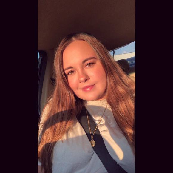 tori_allgaier